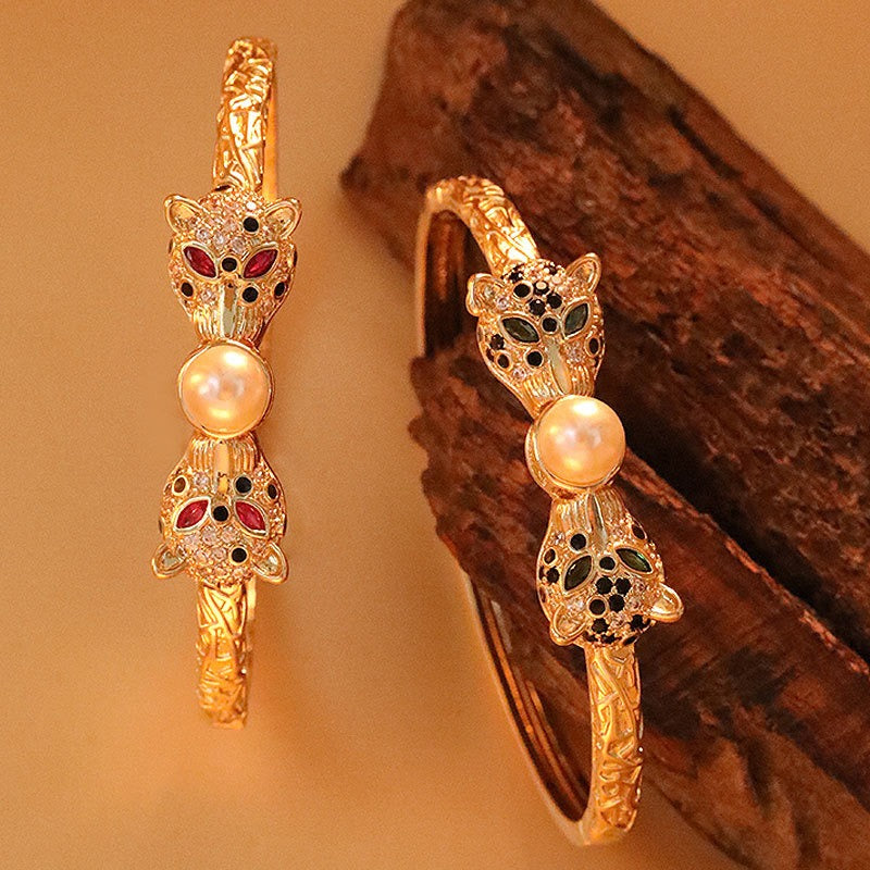 Punkgräfin Leopard Armreif – Luxus Panther Armband mit Perle