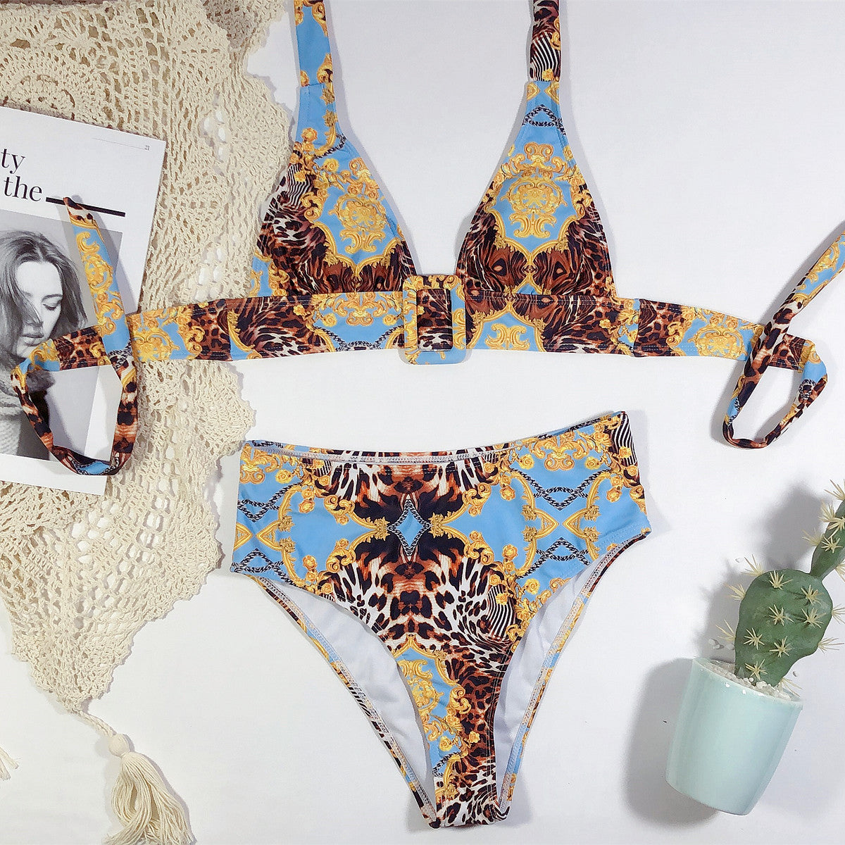 Muschibitch Blauer Leopard Barock Halter Bikini – Luxus Beachwear mit Gold-Ornamenten