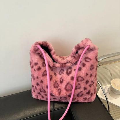 Muschibitch Leopard Bag – Furry Y2K Bad Girl Schultertasche