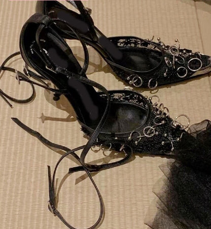 Punkgräfin Mesh Stiletto Sandalen – Punk High Heels mit Metallringen