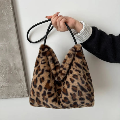 Muschibitch Leopard Bag – Furry Y2K Bad Girl Schultertasche