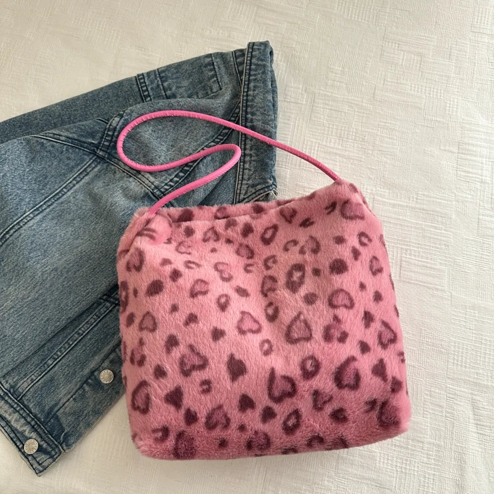 Muschibitch Leopard Bag – Furry Y2K Bad Girl Schultertasche