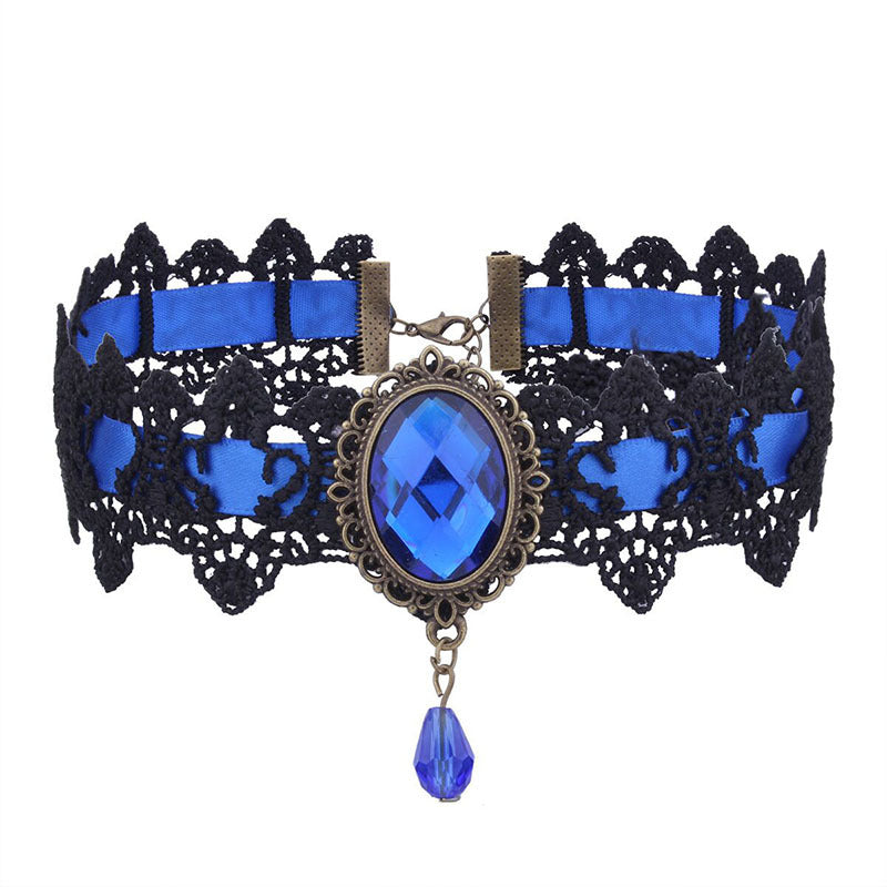 Viktorianischer Lace Choker mit Kristall Anhänger - Gothic Spitzen Halskette