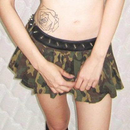Punkgräfin Camouflage Faltenrock – kurzer Nieten Minirock im Streetwear Look