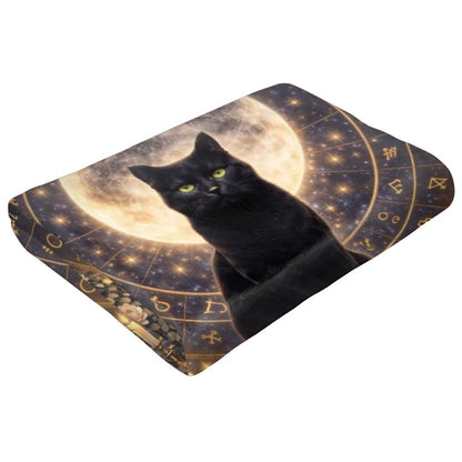 Gothicbro Kuscheldecke „Black Moon Familiar“ – Mystische Flanelldecke im Gothic-Stil