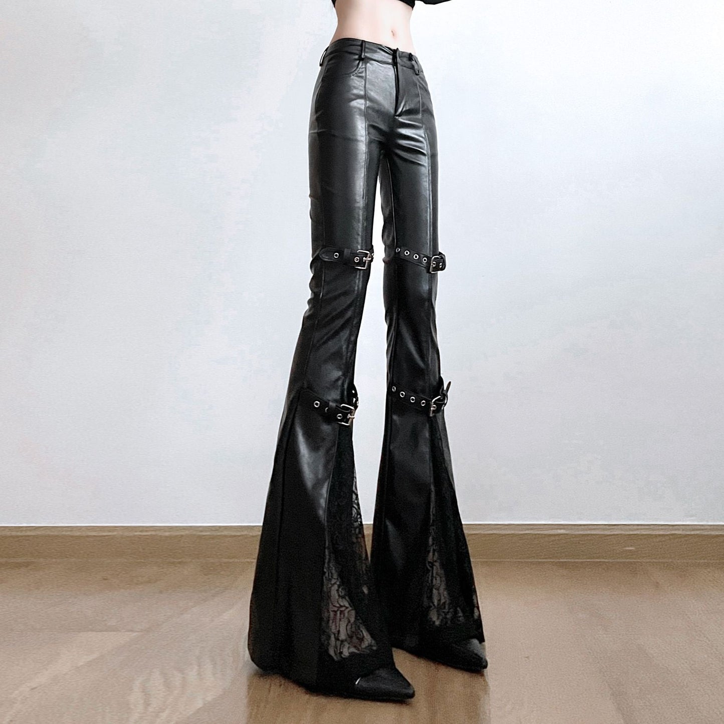 Muschibitch Flared Vegan Leather Pants – Sexy Lace Patchwork Schlaghose