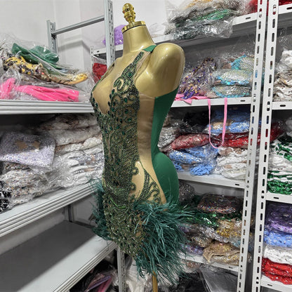 Muschibitch Glitzer Mini Kleid Grün – Strass Mesh Dress mit Federn