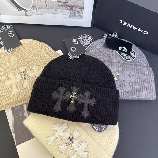 Gothicbro Cross Beanie – Gothic Streetwear Winter Strickmütze