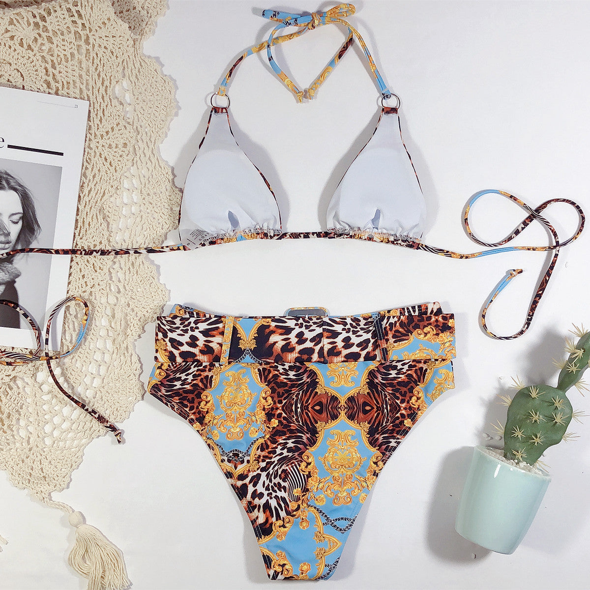 Muschibitch Blauer Leopard Barock Halter Bikini – Luxus Beachwear mit Gold-Ornamenten