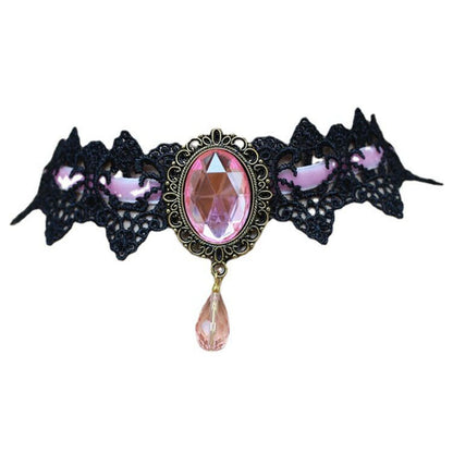 Viktorianischer Lace Choker mit Kristall Anhänger - Gothic Spitzen Halskette