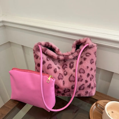 Muschibitch Leopard Bag – Furry Y2K Bad Girl Schultertasche