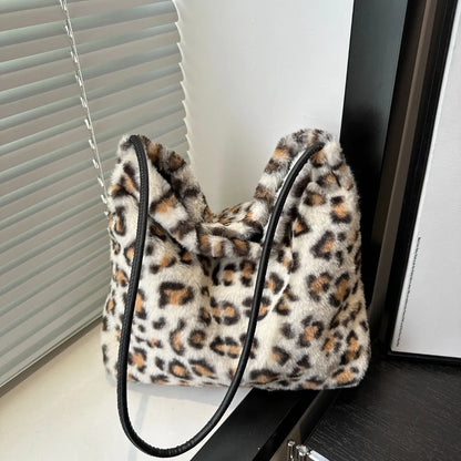 Muschibitch Leopard Bag – Furry Y2K Bad Girl Schultertasche