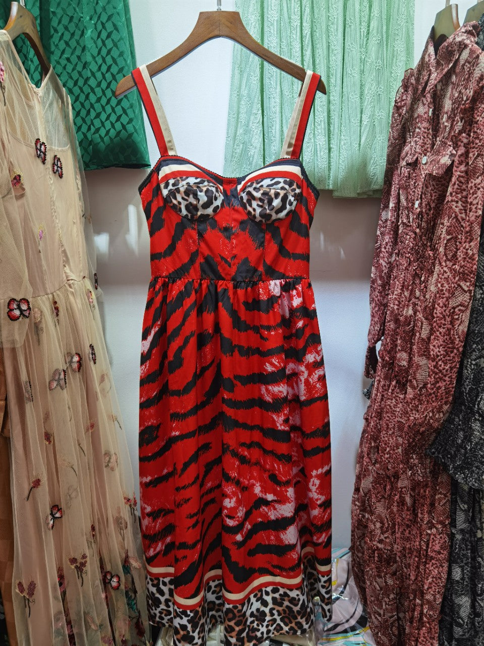 Muschibitch Red Tiger Dress – Animal Print Bustier Midi Kleid