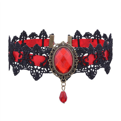 Viktorianischer Lace Choker mit Kristall Anhänger - Gothic Spitzen Halskette