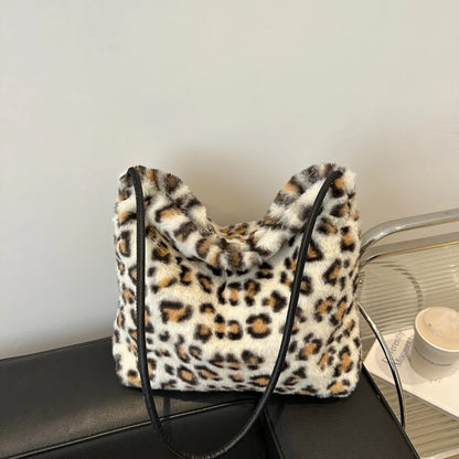 Muschibitch Leopard Bag – Furry Y2K Bad Girl Schultertasche