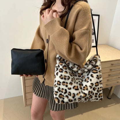 Muschibitch Leopard Bag – Furry Y2K Bad Girl Schultertasche