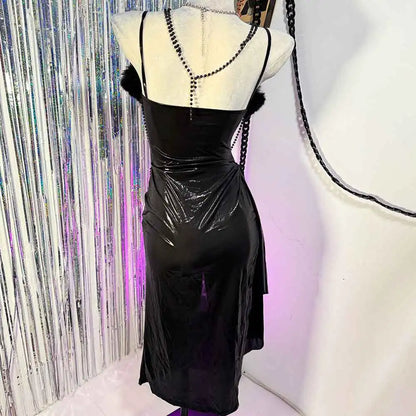 Punkgräfin Velvet Gothic Kleid – Lack Optik Kreuz Ketten Dress