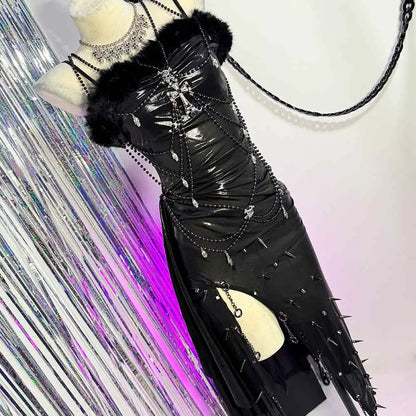 Punkgräfin Velvet Gothic Kleid – Lack Optik Kreuz Ketten Dress