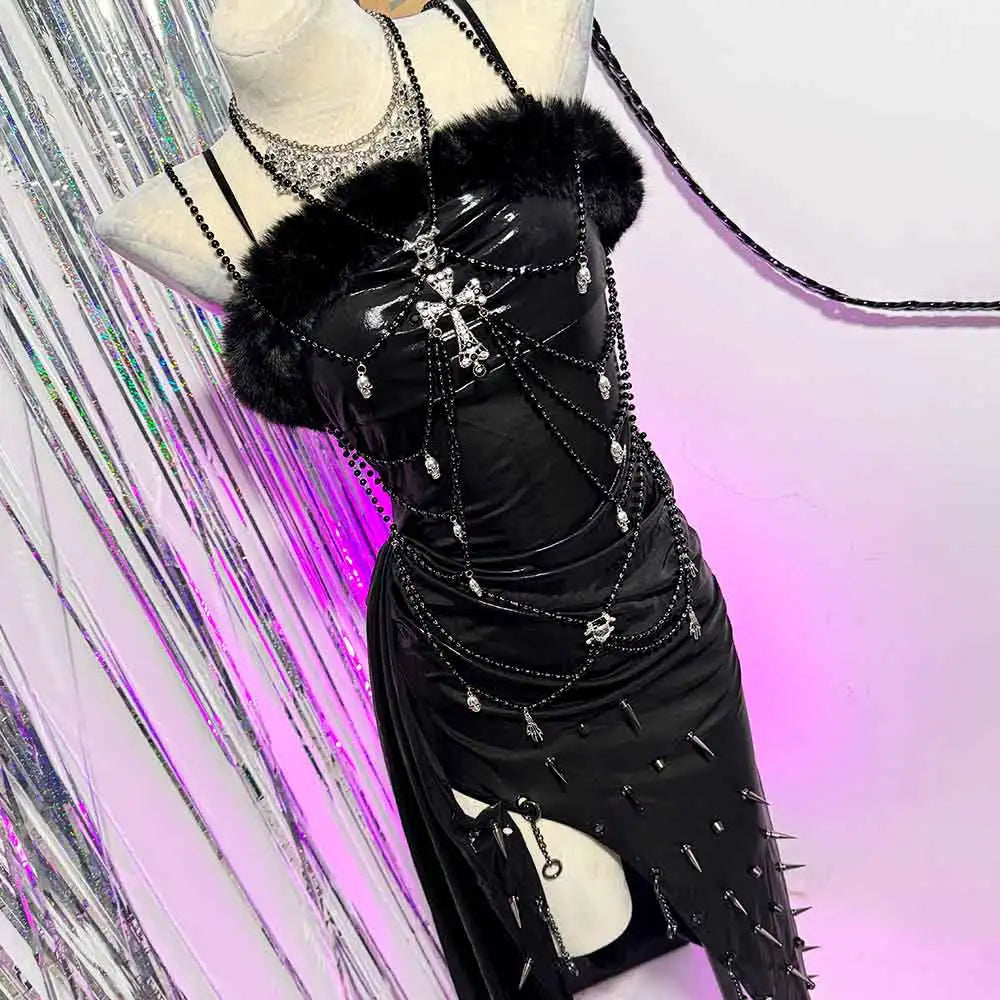 Punkgräfin Velvet Gothic Kleid – Lack Optik Kreuz Ketten Dress