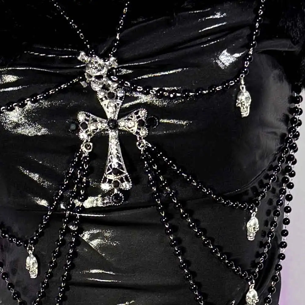 Punkgräfin Velvet Gothic Kleid – Lack Optik Kreuz Ketten Dress
