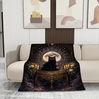 Gothicbro Kuscheldecke „Black Moon Familiar“ – Mystische Flanelldecke im Gothic-Stil