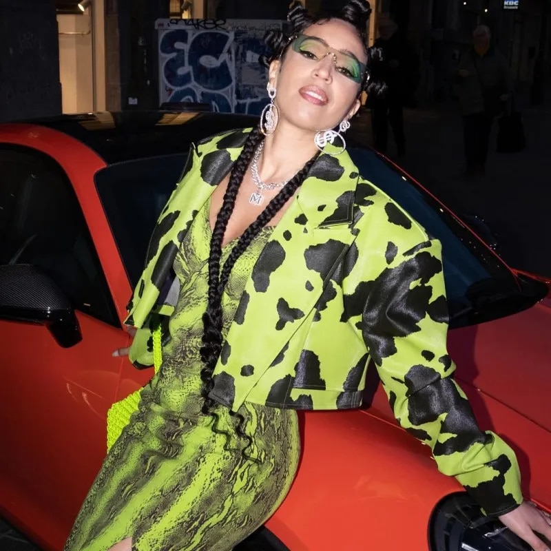 Muschibitch Cow Print Crop Blazer Damenjacke aus veganem Leder
