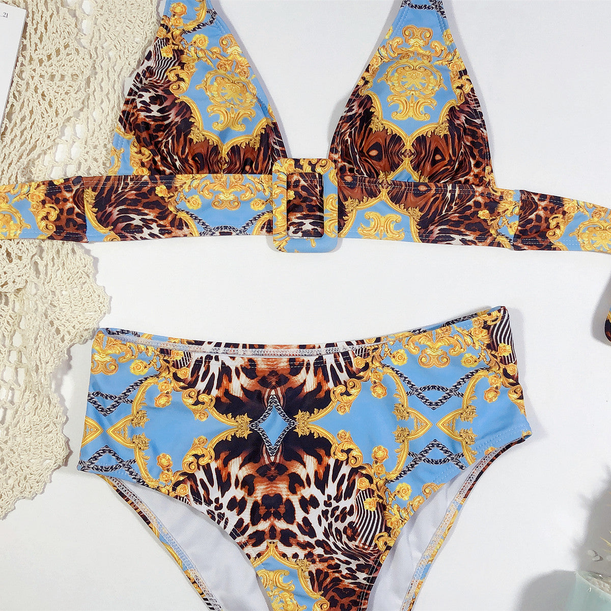 Muschibitch Blauer Leopard Barock Halter Bikini – Luxus Beachwear mit Gold-Ornamenten
